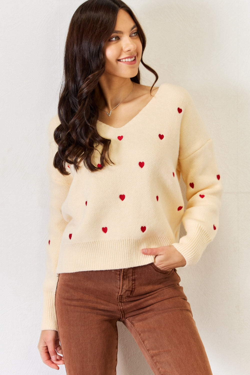 J.NNA Hearts Pattern V-Neck Sweater