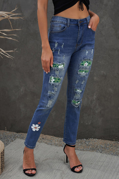 Distressed Buttoned Jeans with Pockets